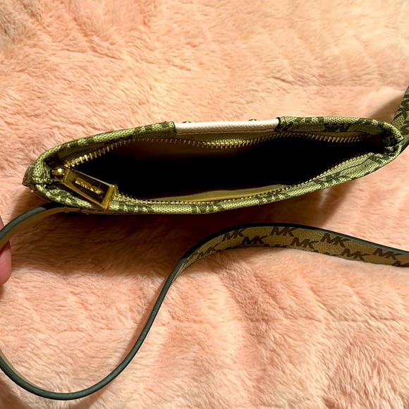 Michael Kors Logo waist/belt bag - Picture 3 of 6